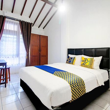 Spot On 2107 Ijo Pupus Syariah Residence Baturetno Exterior foto